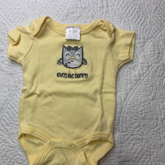 Short  and Long sleeve Onesie Bundle : size 0-3 M and 3M - Picture 4 of 7